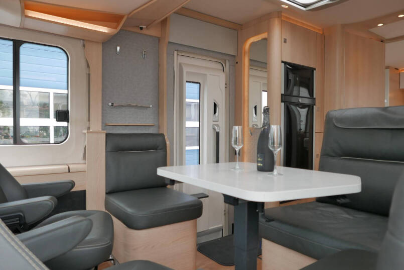 Hymer BML-I 790 MasterLine | Levelsysteem | Queensbed | Mercedes-Benz | Airco 27