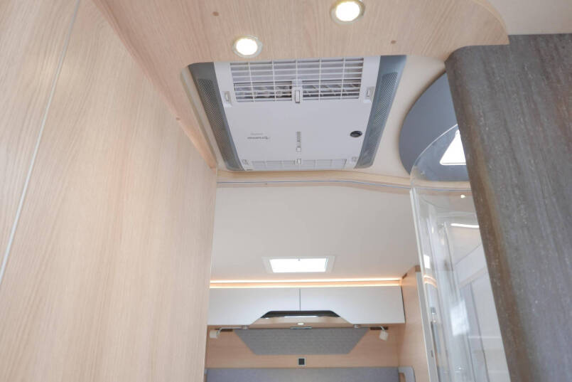 Hymer BML-I 790 MasterLine | Levelsysteem | Queensbed | Mercedes-Benz | Airco 38