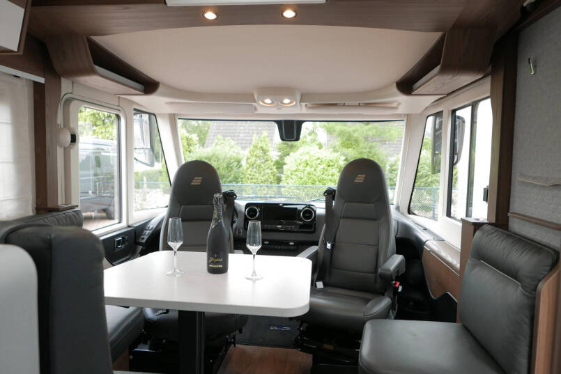 Hymer BML-I 790 MasterLine | Queensbed | Levelsysteem | Hefbed | Lithium | 25