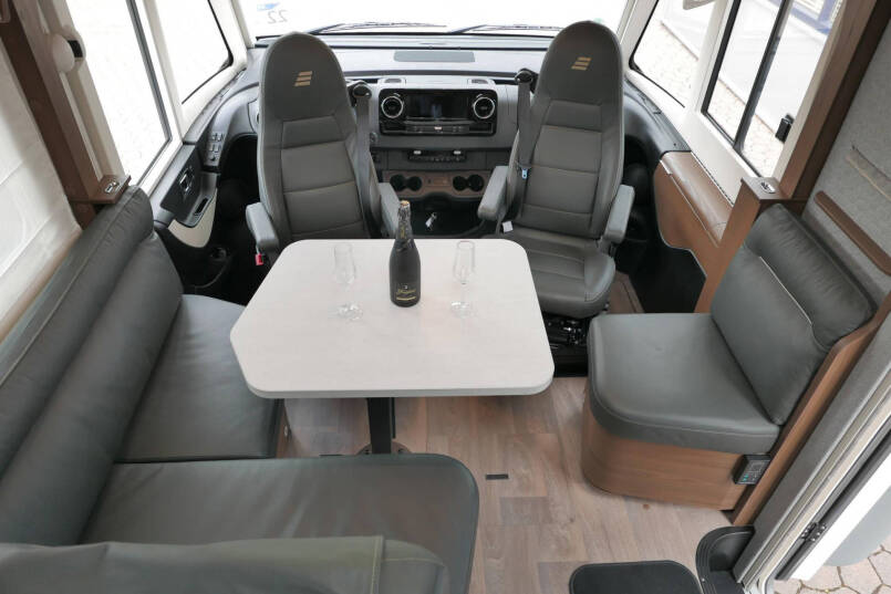 Hymer BML-I 790 MasterLine | Queensbed | Levelsysteem | Hefbed | Lithium | 26