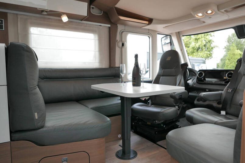 Hymer BML-I 790 MasterLine | Queensbed | Levelsysteem | Hefbed | Lithium | 27