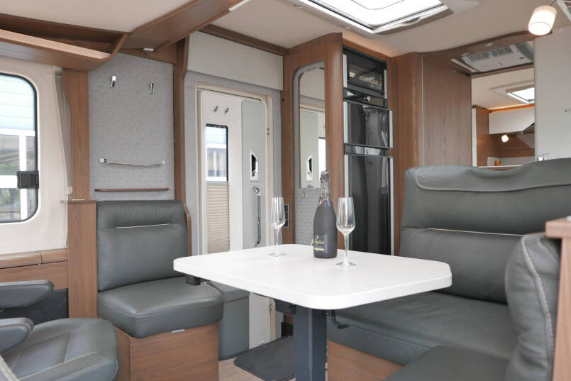 Hymer BML-I 790 MasterLine | Queensbed | Levelsysteem | Hefbed | Lithium | 29