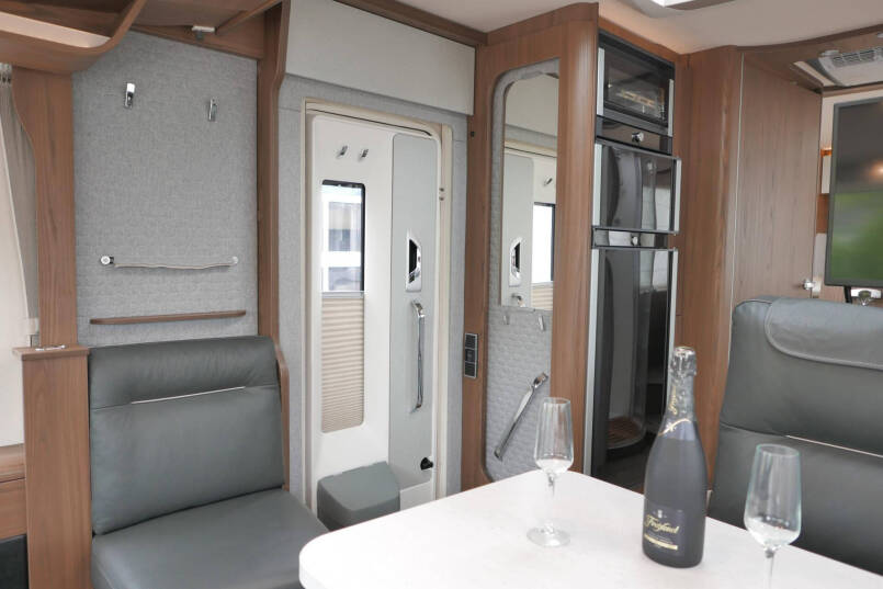 Hymer BML-I 790 MasterLine | Queensbed | Levelsysteem | Hefbed | Lithium | 32