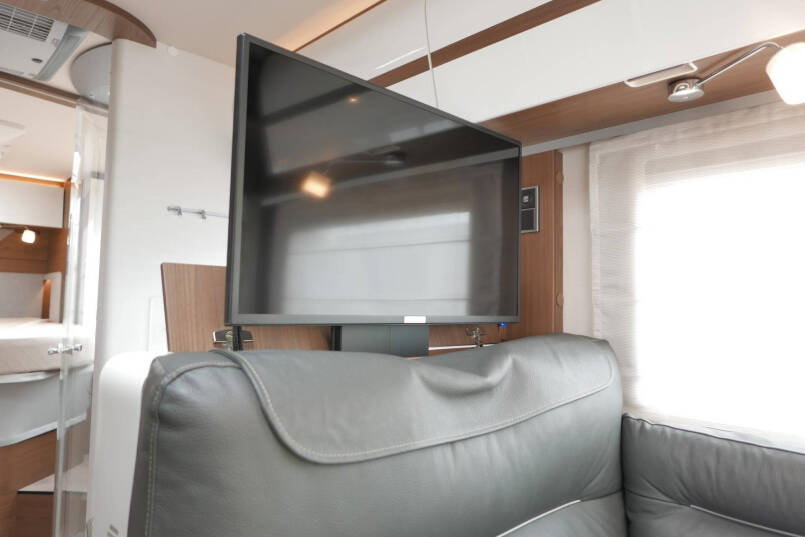 Hymer BML-I 790 MasterLine | Queensbed | Levelsysteem | Hefbed | Lithium | 35