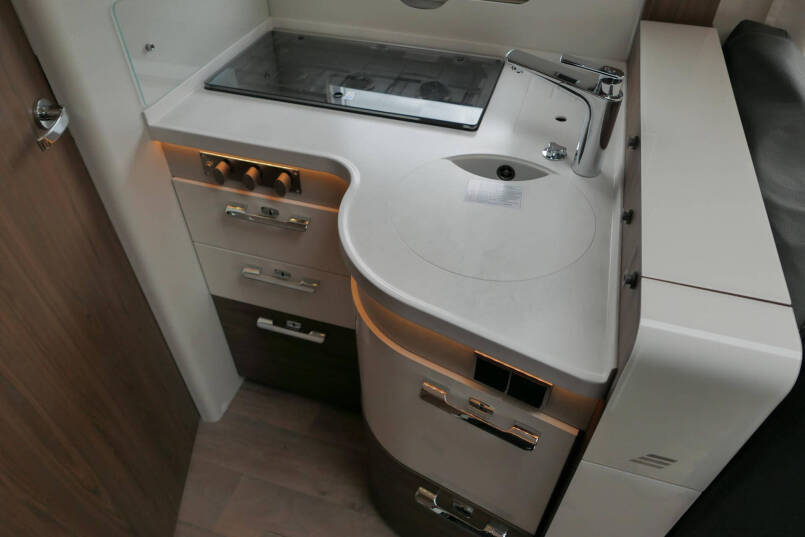 Hymer BML-I 790 MasterLine | Queensbed | Levelsysteem | Hefbed | Lithium | 41
