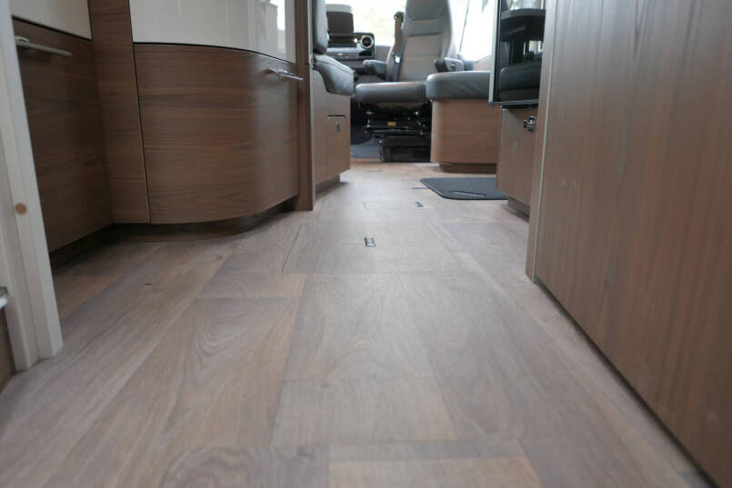 Hymer BML-I 790 MasterLine | Queensbed | Levelsysteem | Hefbed | Lithium | 59