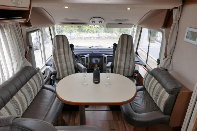 Hymer B 690 StarLine | V6 Mercedes | Queensbed | Levelsysteem | Airco 23