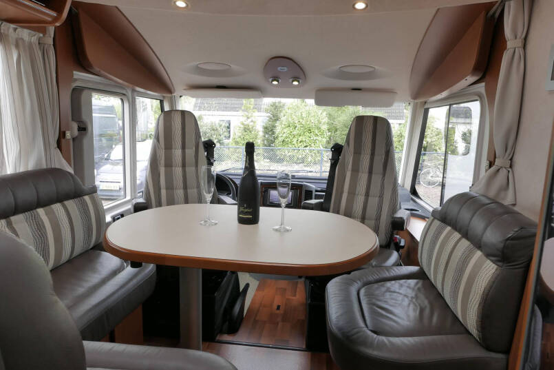 Hymer B 690 StarLine | V6 Mercedes | Queensbed | Levelsysteem | Airco 24