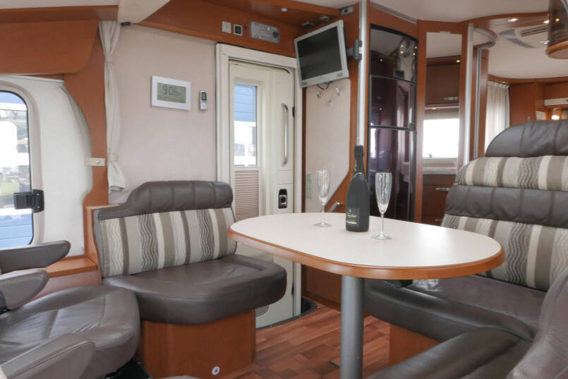 Hymer B 690 StarLine | V6 Mercedes | Queensbed | Levelsysteem | Airco 27