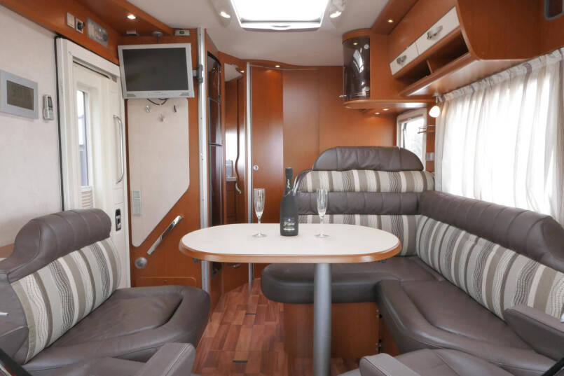 Hymer B 690 StarLine | V6 Mercedes | Queensbed | Levelsysteem | Airco 28