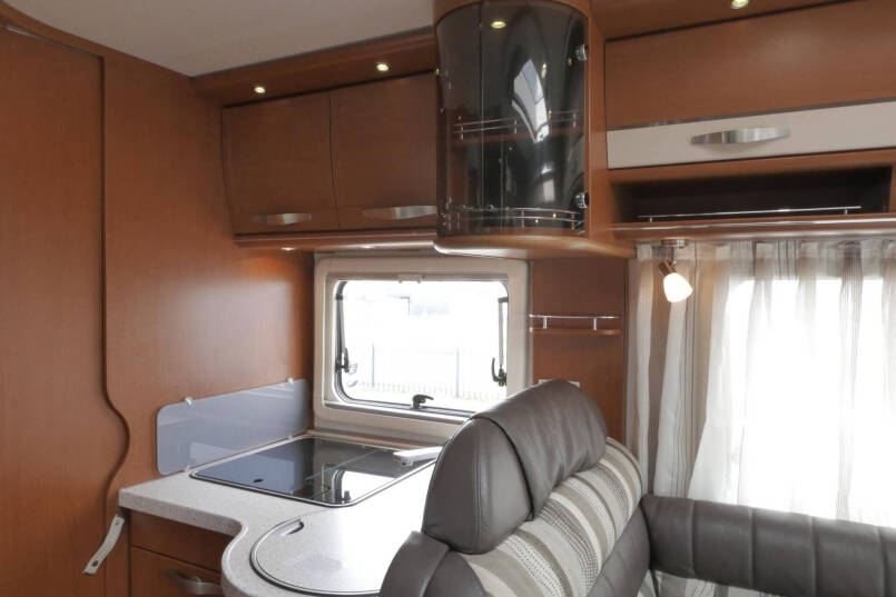 Hymer B 690 StarLine | V6 Mercedes | Queensbed | Levelsysteem | Airco 32