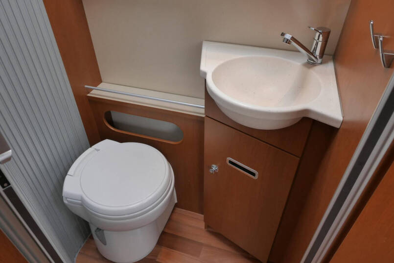 Hymer B 690 StarLine | V6 Mercedes | Queensbed | Levelsysteem | Airco 57