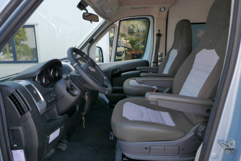 Adria Twin Plus 640 SGX | Automaat | Levelsysteem | Maxi chassis | Schotel 26