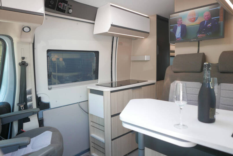 Adria Twin Plus 640 SGX | Automaat | Levelsysteem | Maxi chassis | Schotel 34