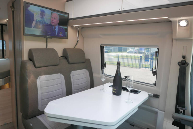 Adria Twin Plus 640 SGX | Automaat | Levelsysteem | Maxi chassis | Schotel 36