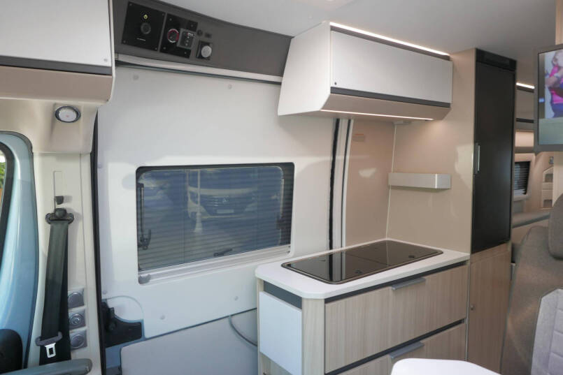 Adria Twin Plus 640 SGX | Automaat | Levelsysteem | Maxi chassis | Schotel 38