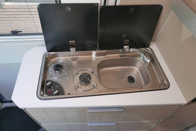 Adria Twin Plus 640 SGX | Automaat | Levelsysteem | Maxi chassis | Schotel 42