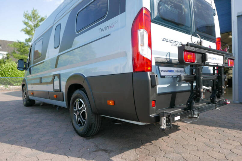Adria Twin Plus 640 SGX | Automaat | Levelsysteem | Maxi chassis | Schotel 8