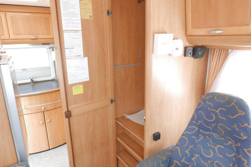 Hymer B 584 32