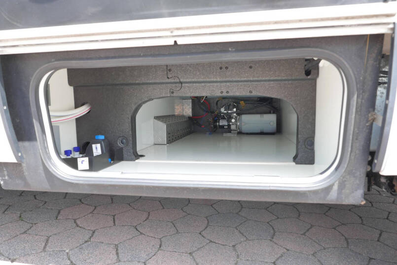 Hymer BMC-I 680 | Levelsysteem | 5 persoons  | Airco | Lithium 14
