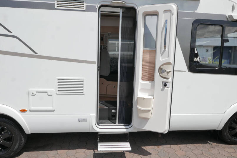 Hymer BMC-I 680 | Levelsysteem | 5 persoons  | Airco | Lithium 16
