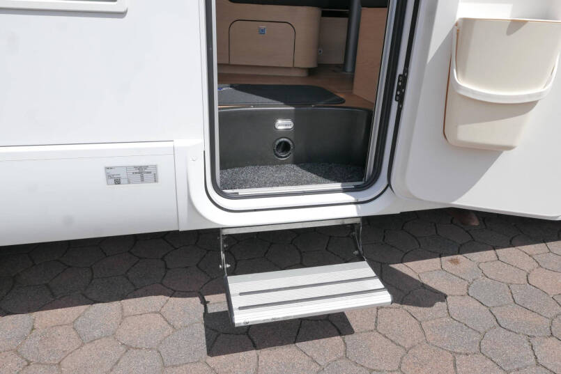 Hymer BMC-I 680 | Levelsysteem | 5 persoons  | Airco | Lithium 17