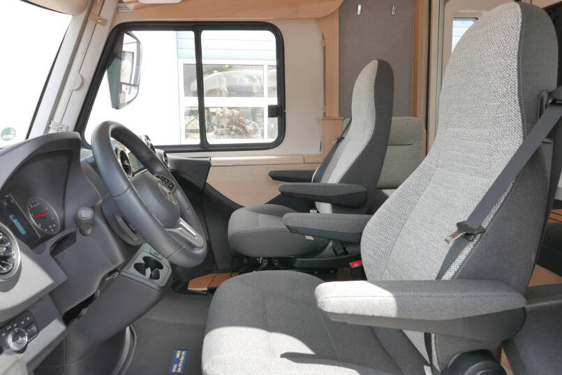Hymer BMC-I 680 | Levelsysteem | 5 persoons  | Airco | Lithium 20