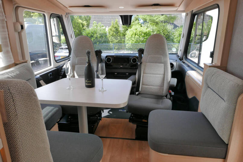 Hymer BMC-I 680 | Levelsysteem | 5 persoons  | Airco | Lithium 25