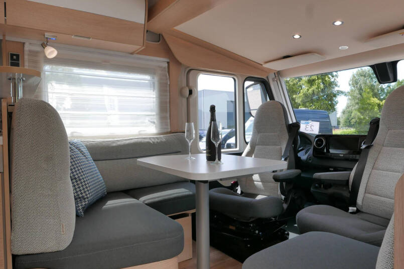 Hymer BMC-I 680 | Levelsysteem | 5 persoons  | Airco | Lithium 26