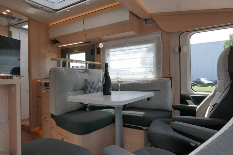 Hymer BMC-I 680 | Levelsysteem | 5 persoons  | Airco | Lithium 27