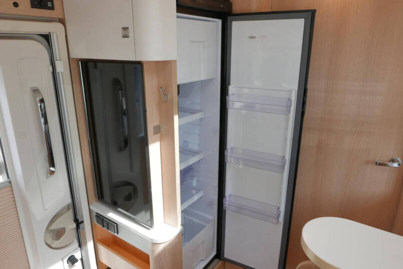 Hymer BMC-I 680 | Levelsysteem | 5 persoons  | Airco | Lithium 34