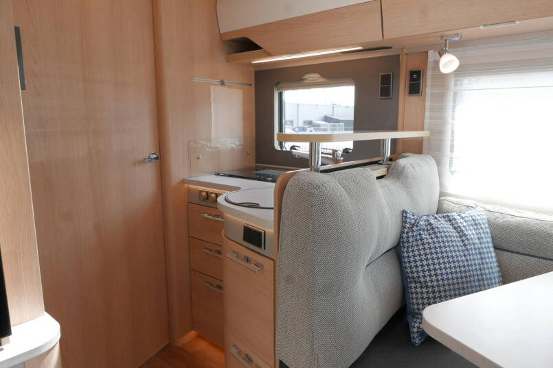 Hymer BMC-I 680 | Levelsysteem | 5 persoons  | Airco | Lithium 35