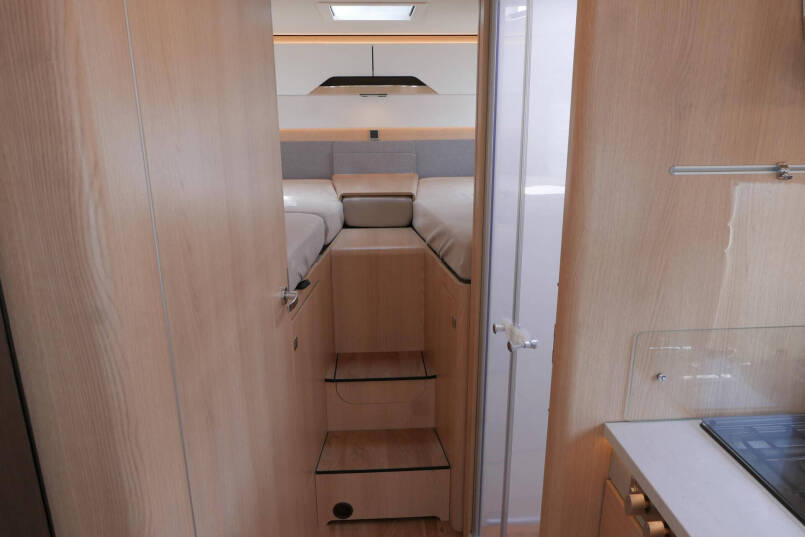 Hymer BMC-I 680 | Levelsysteem | 5 persoons  | Airco | Lithium 38