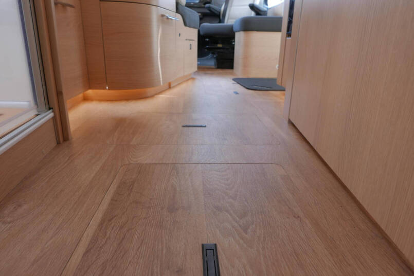 Hymer BMC-I 680 | Levelsysteem | 5 persoons  | Airco | Lithium 50
