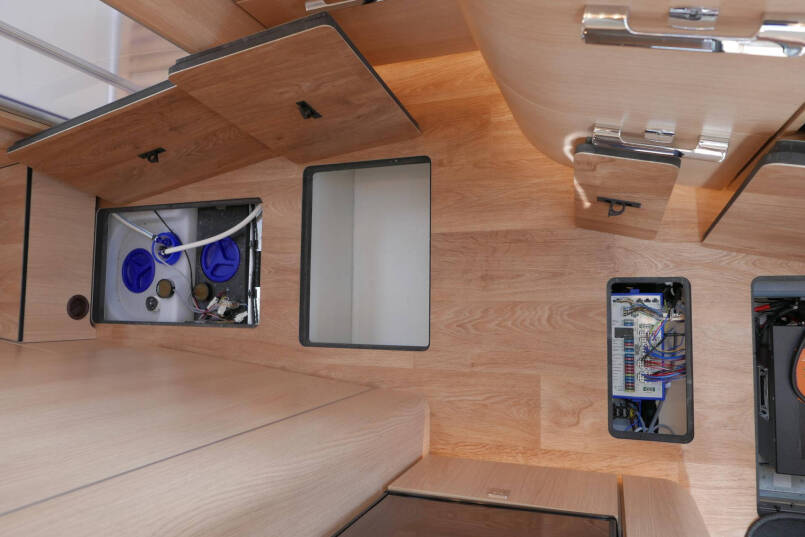 Hymer BMC-I 680 | Levelsysteem | 5 persoons  | Airco | Lithium 51