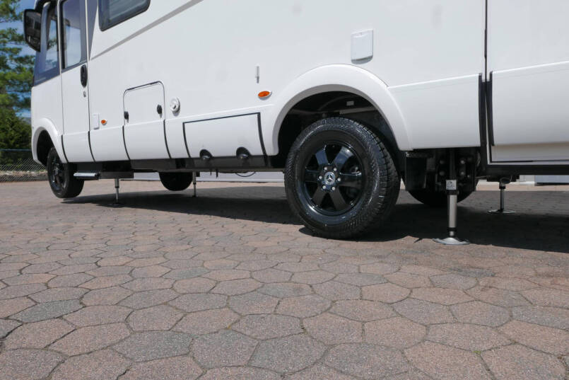 Hymer BMC-I 680 | Levelsysteem | 5 persoons  | Airco | Lithium 6