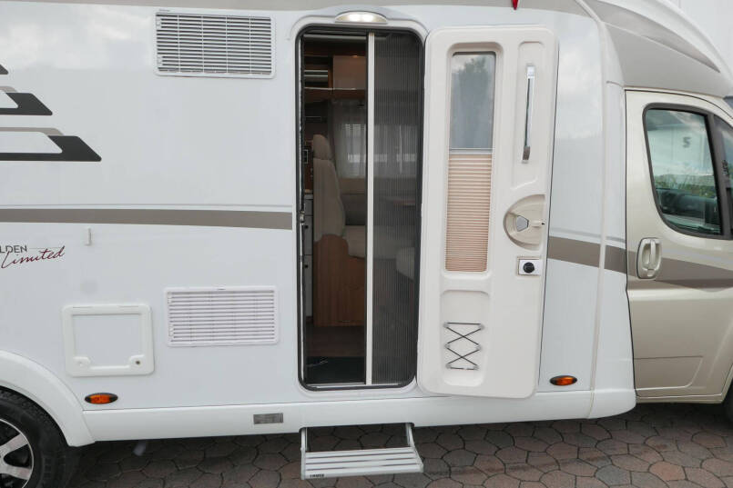 Hymer T 698 CL | 180 PK | AL-KO maxi | Queensbed 17