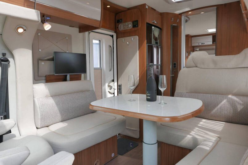 Hymer T 698 CL | 180 PK | AL-KO maxi | Queensbed 29