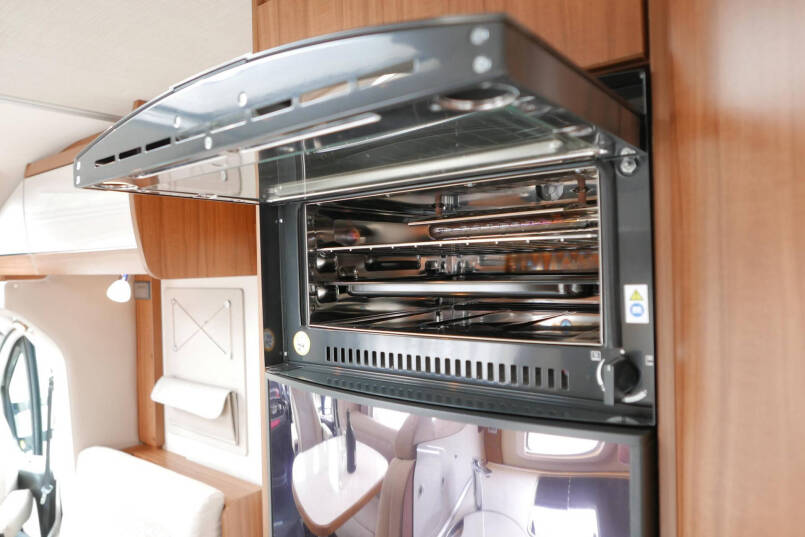 Hymer T 698 CL | 180 PK | AL-KO maxi | Queensbed 38