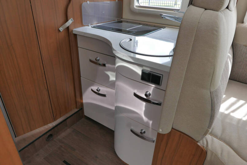 Hymer T 698 CL | 180 PK | AL-KO maxi | Queensbed 39