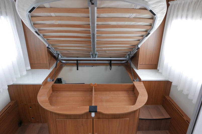 Hymer T 698 CL | 180 PK | AL-KO maxi | Queensbed 46