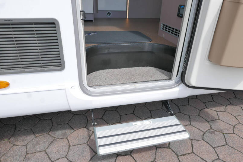 Bürstner Lyseo 736 Privilege | Automaat | Levelsysteem | Face to face | 16