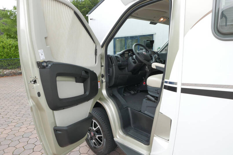 Bürstner Lyseo 736 Privilege | Automaat | Levelsysteem | Face to face | 17