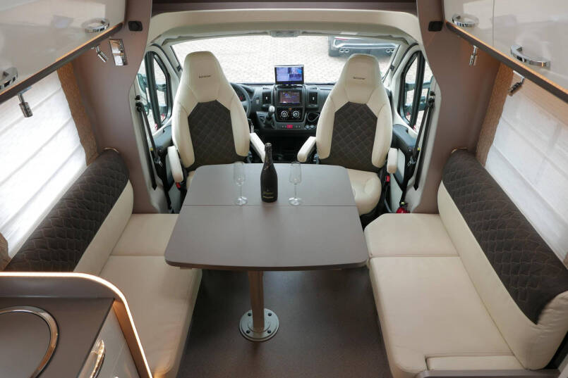 Bürstner Lyseo 736 Privilege | Automaat | Levelsysteem | Face to face | 25
