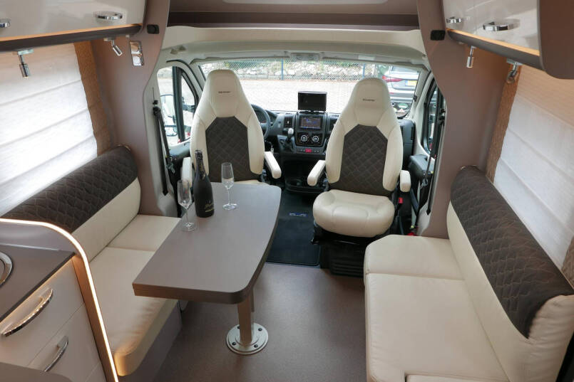 Bürstner Lyseo 736 Privilege | Automaat | Levelsysteem | Face to face | 30