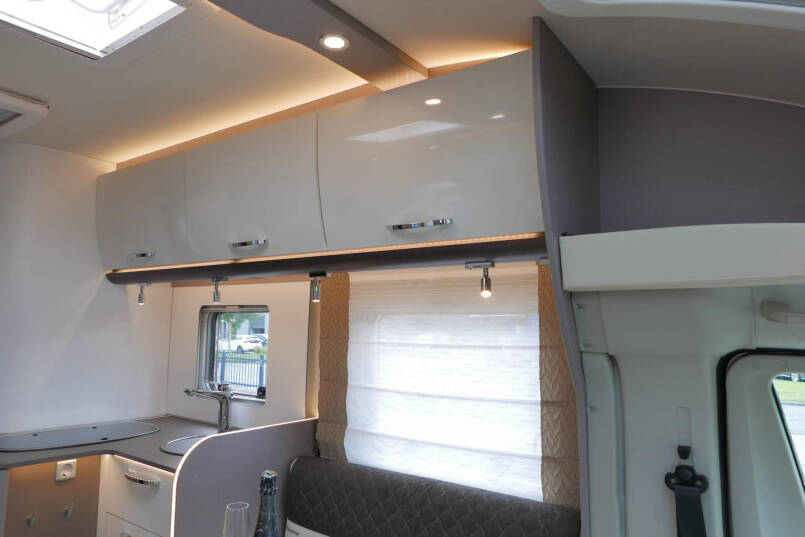 Bürstner Lyseo 736 Privilege | Automaat | Levelsysteem | Face to face | 32