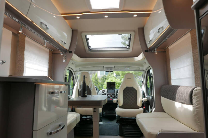 Bürstner Lyseo 736 Privilege | Automaat | Levelsysteem | Face to face | 50