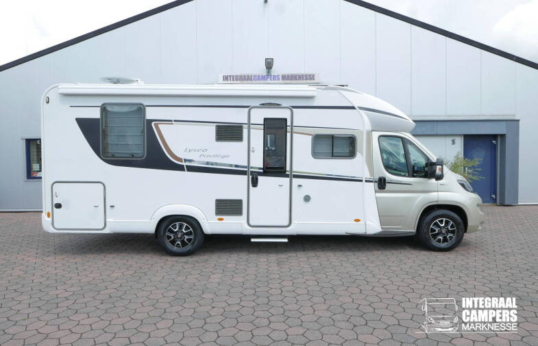 Bürstner Lyseo 736 Privilege | Automaat | Levelsysteem | Face to face |