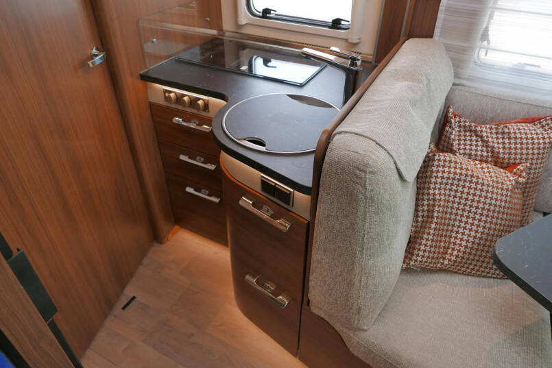 Hymer BMC-T 680 | Lithium | Levelsysteem | Mercedes 35