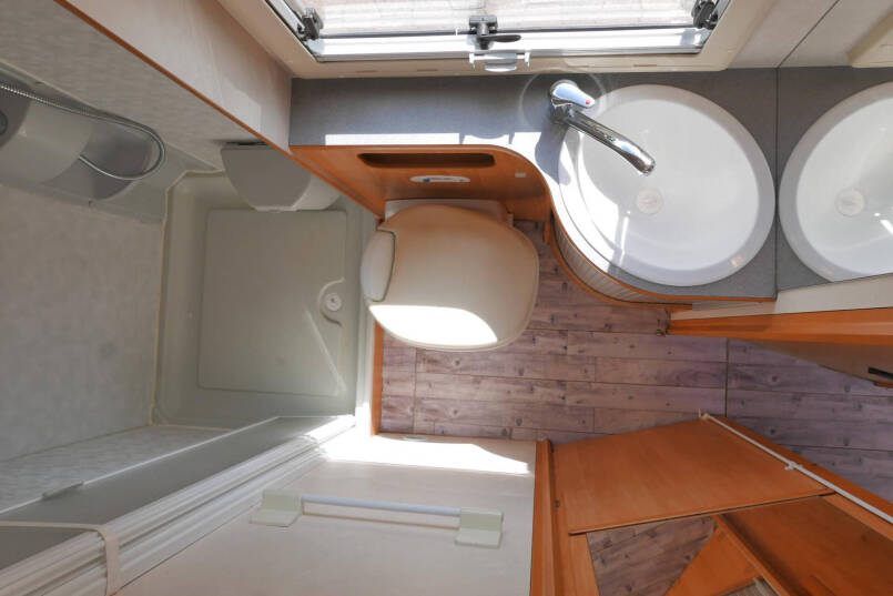 Adria Adriatik | Coral | 650 SP | Weinig km | 44